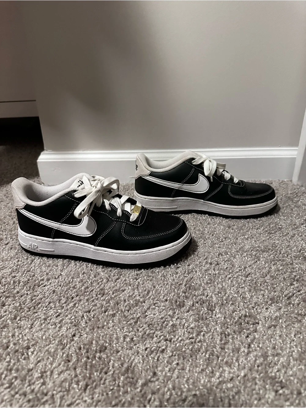 Nike Air Force 1 Black and White